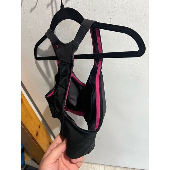 Under Armour Black Bra Woman’s Size 34C Heat Gear - Picture 12 of 16